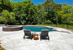 Relax next to your dream pool & spa combo